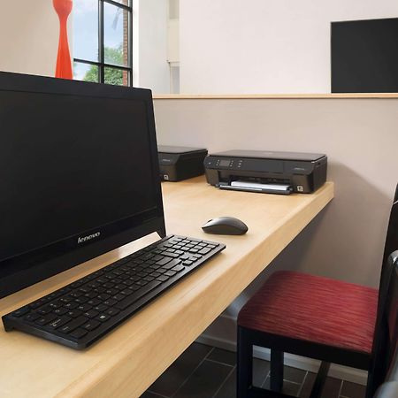 Ramada By Wyndham Uniontown Hotel Bagian luar foto