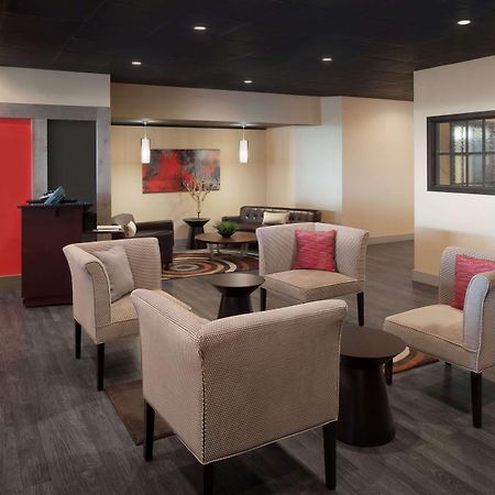 Ramada By Wyndham Uniontown Hotel Bagian luar foto