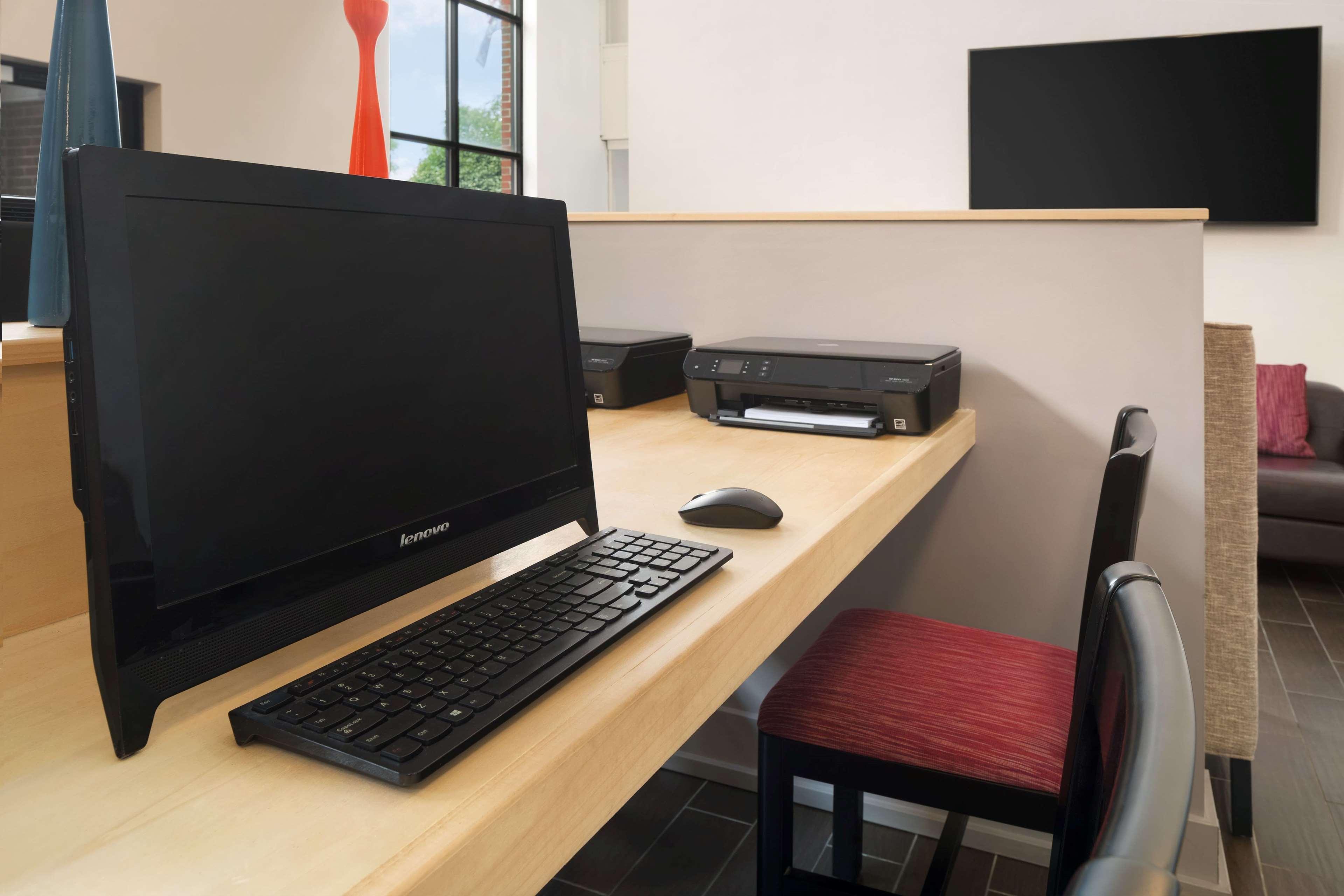 Ramada By Wyndham Uniontown Hotel Bagian luar foto