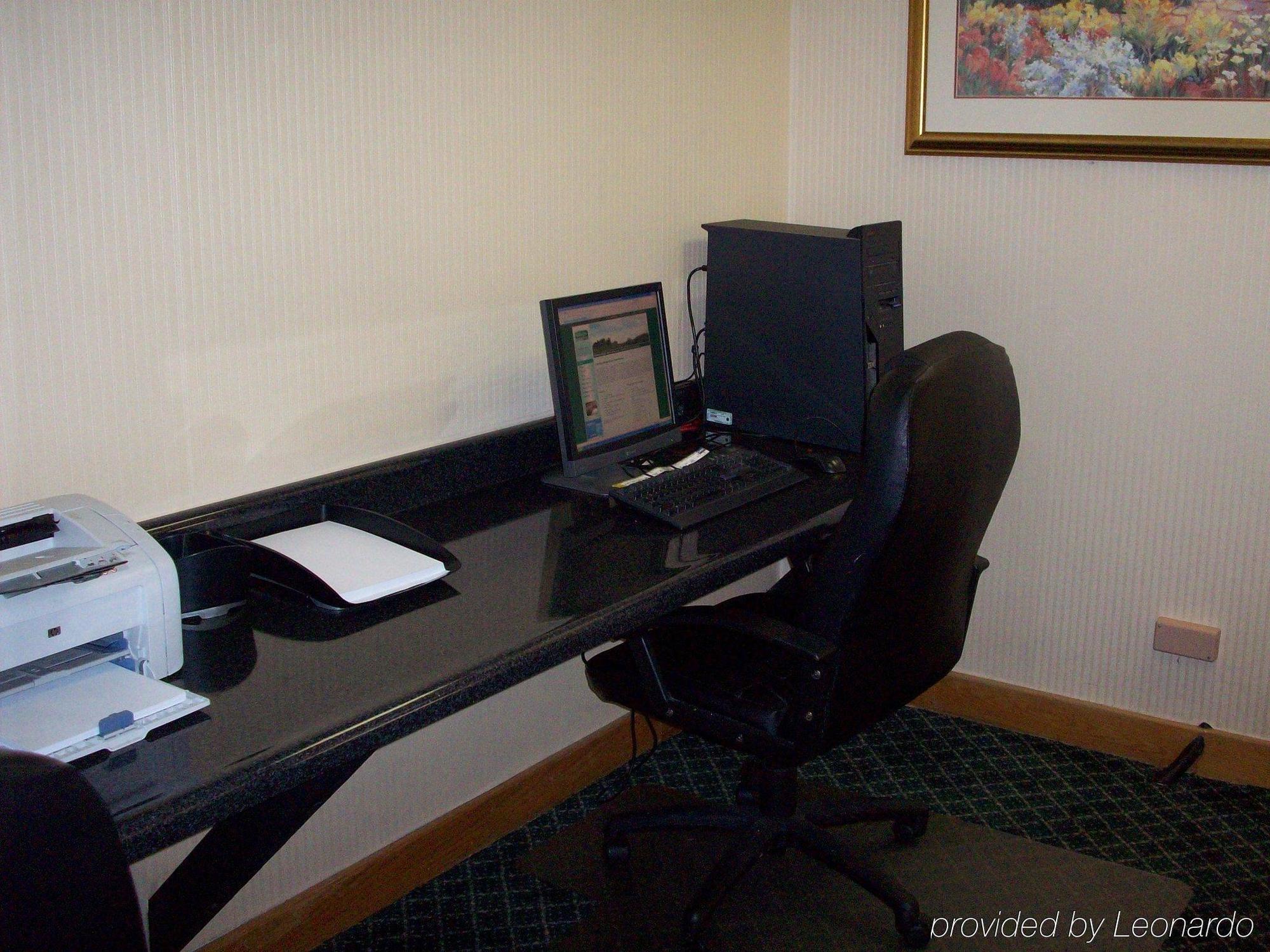 Ramada By Wyndham Uniontown Hotel Fasilitas foto