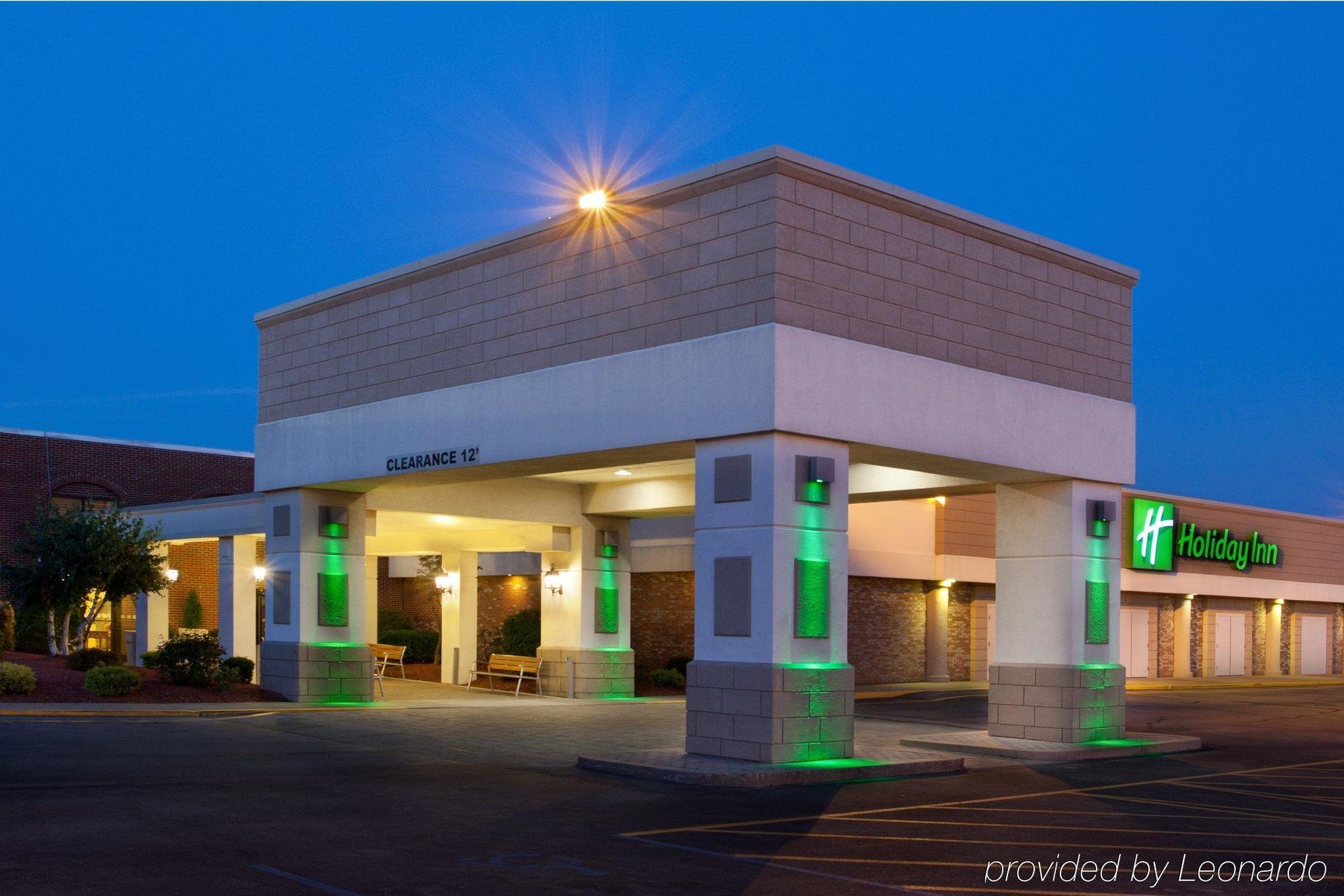 Ramada By Wyndham Uniontown Hotel Bagian luar foto